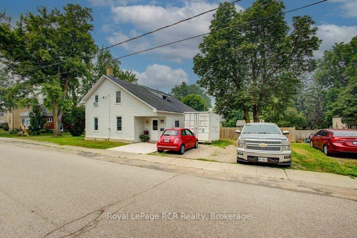 Property Photo:  14 William Street  ON N0K 1M0 
