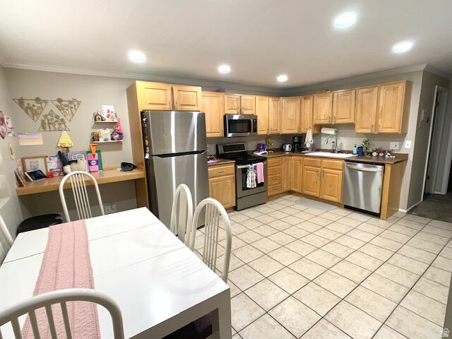 Property Photo: 3979 S Vernon Cir C UT 84124