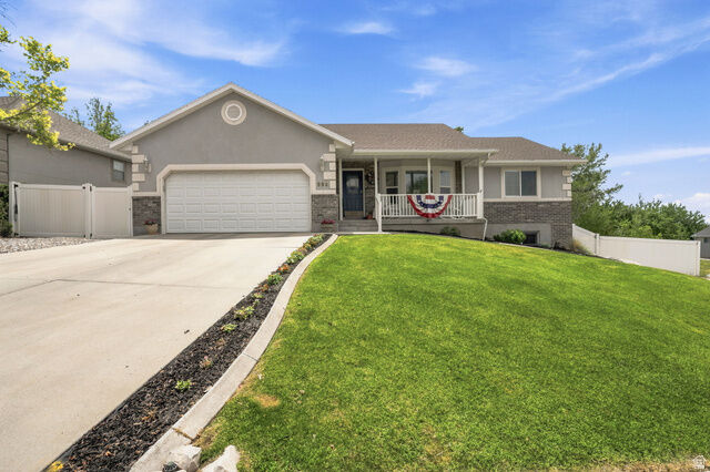 Property Photo:  998 E 450 S  UT 84062 