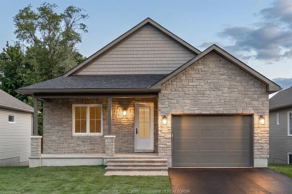 Property Photo: 78 Rabb Street ON K7A 0L6