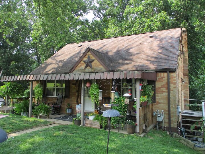 Property Photo:  180 Forest Dr  PA 15642 