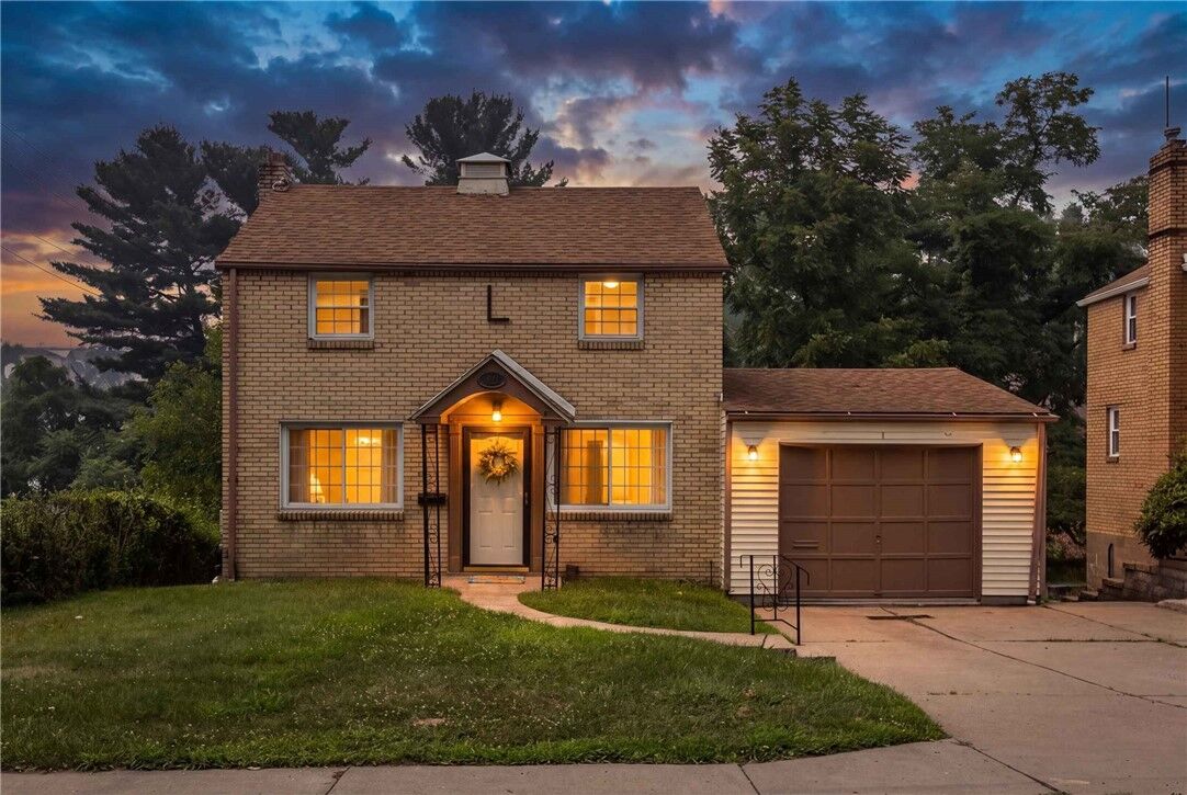 Property Photo: 124 Macfarlane Dr PA 15235
