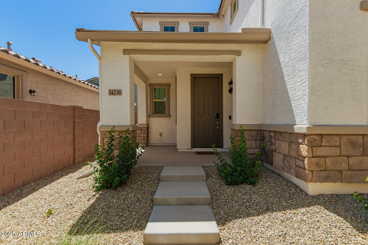 Property Photo: 14236 W Buckskin Trail AZ 85387