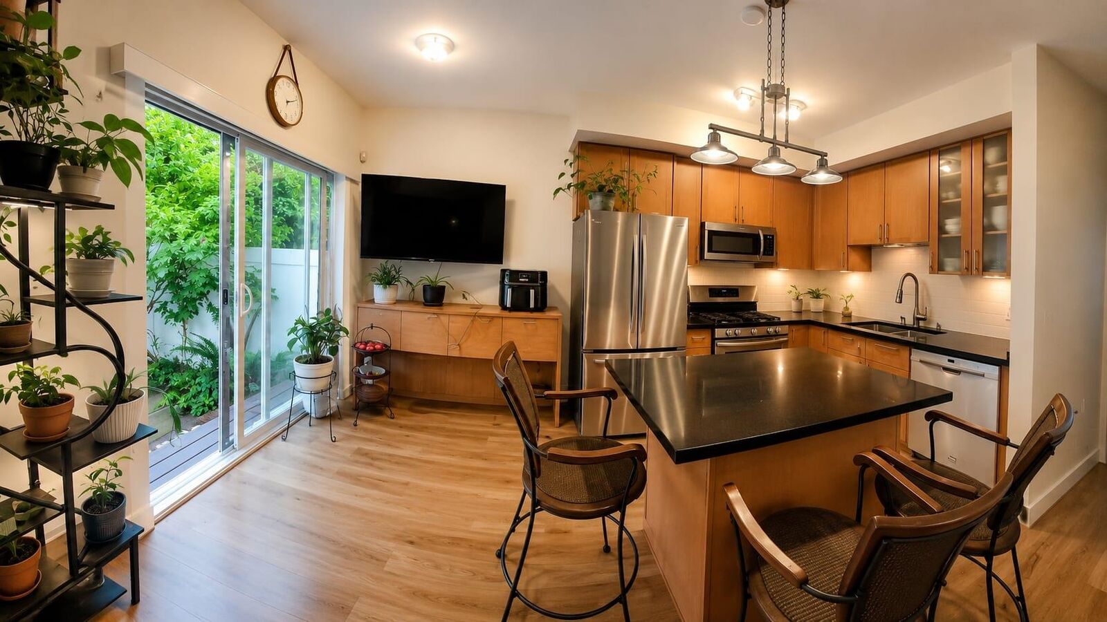 Property Photo: 2678 King George Boulevard 15 BC V4P 1H6