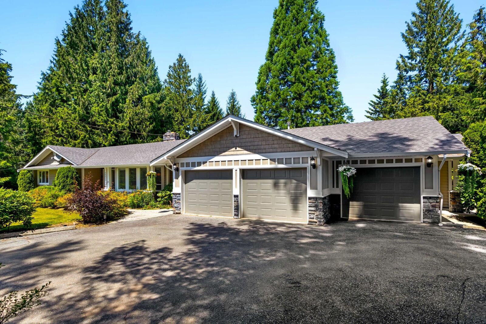 Property Photo:  26627 60 Avenue  BC V4W 1V7 