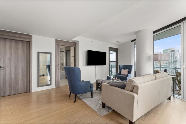 Property Photo: 89 Nelson Street 2005 BC V6Z 0E7