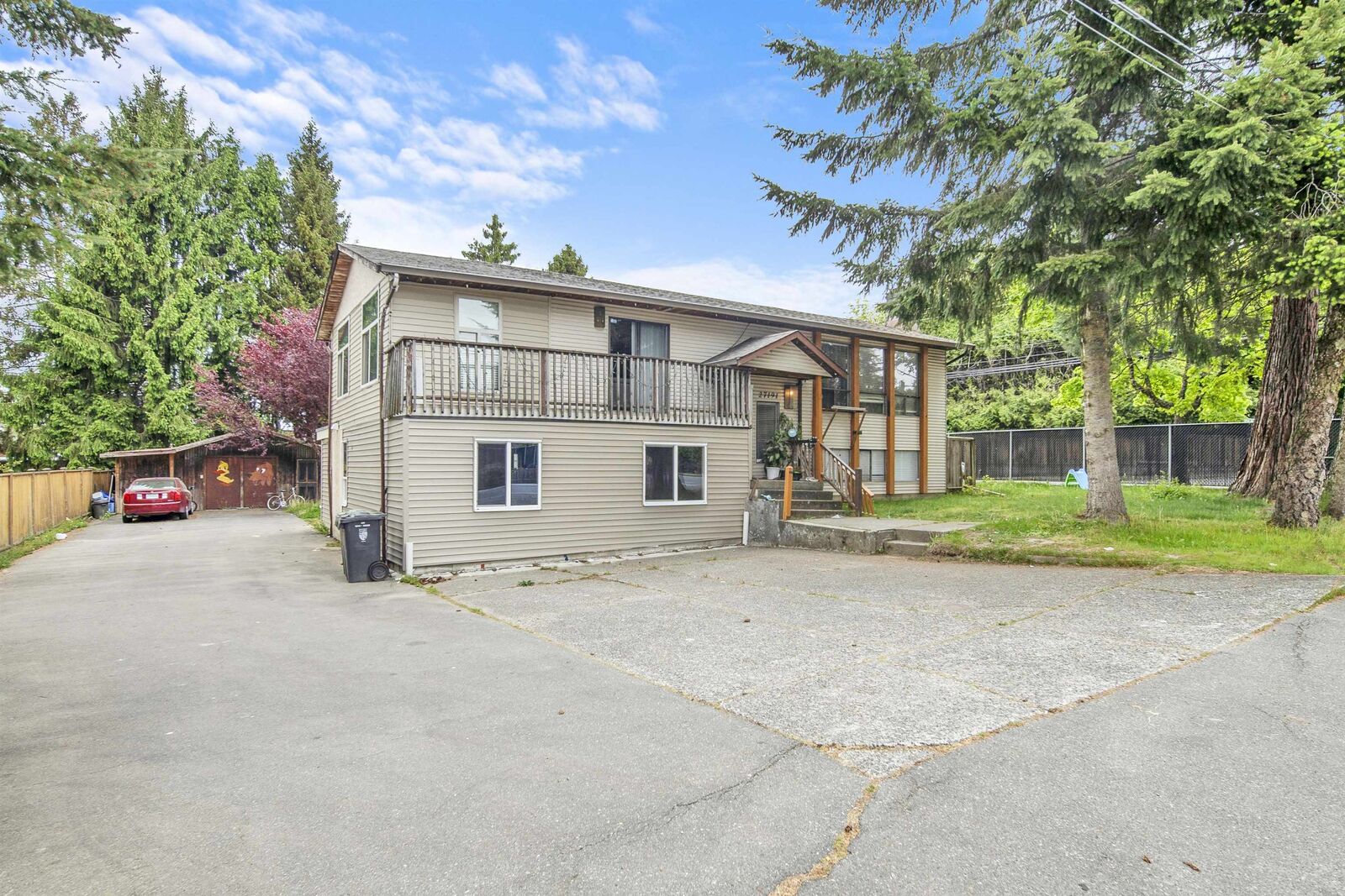Property Photo: 27191 28A Avenue BC V4W 3A4