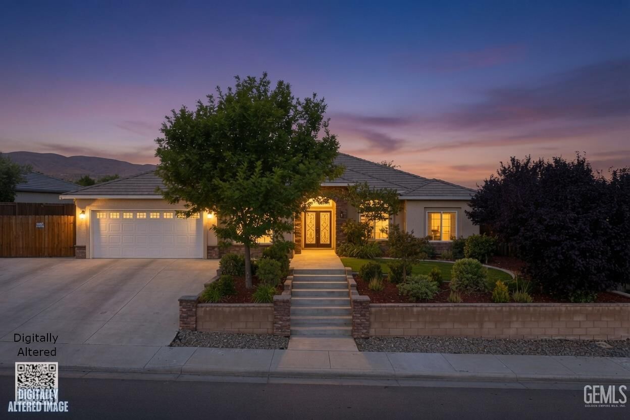 Property Photo:  405 Hillard Street  CA 93268 