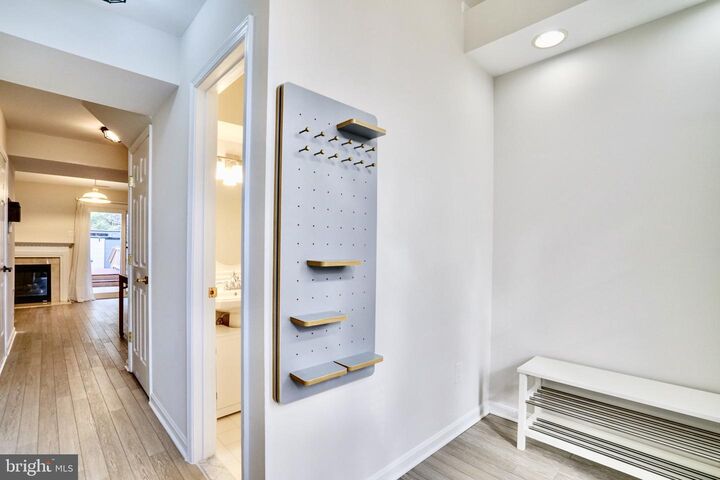 Property Photo: 7372 Ardglass Drive VA 22079