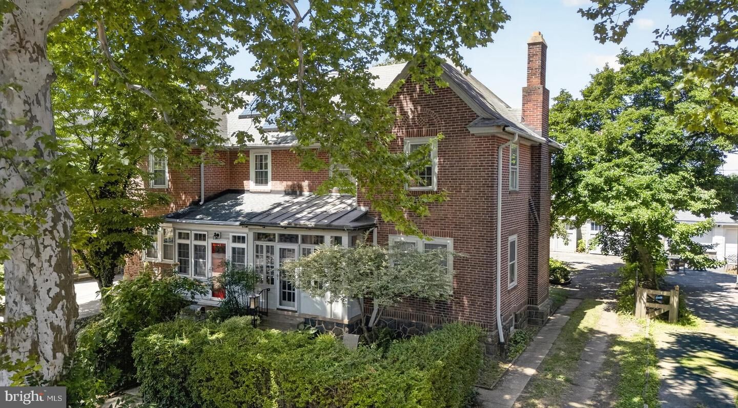Property Photo: 13 S Sycamore Street DE 19805