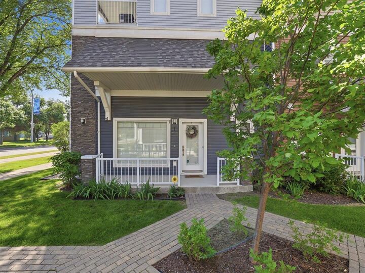 Property Photo: 445 Pandora Avenue West MB R2C 5P4