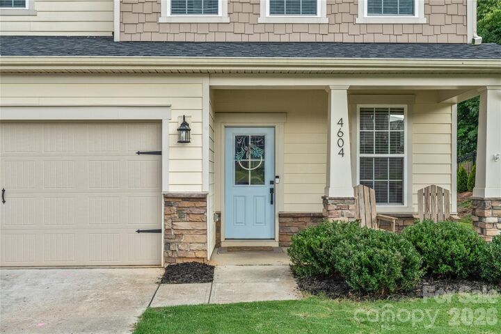 Property Photo: 4604 Fairway Run Drive NC 27040