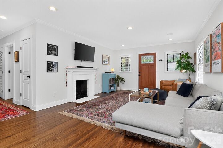 Property Photo: 922 Drummond Avenue NC 28205
