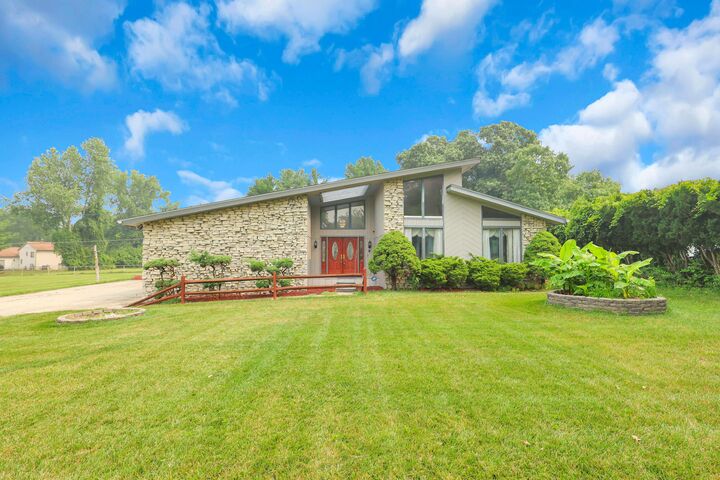 Property Photo: 3350 Sycamore Knoll Drive OH 43219