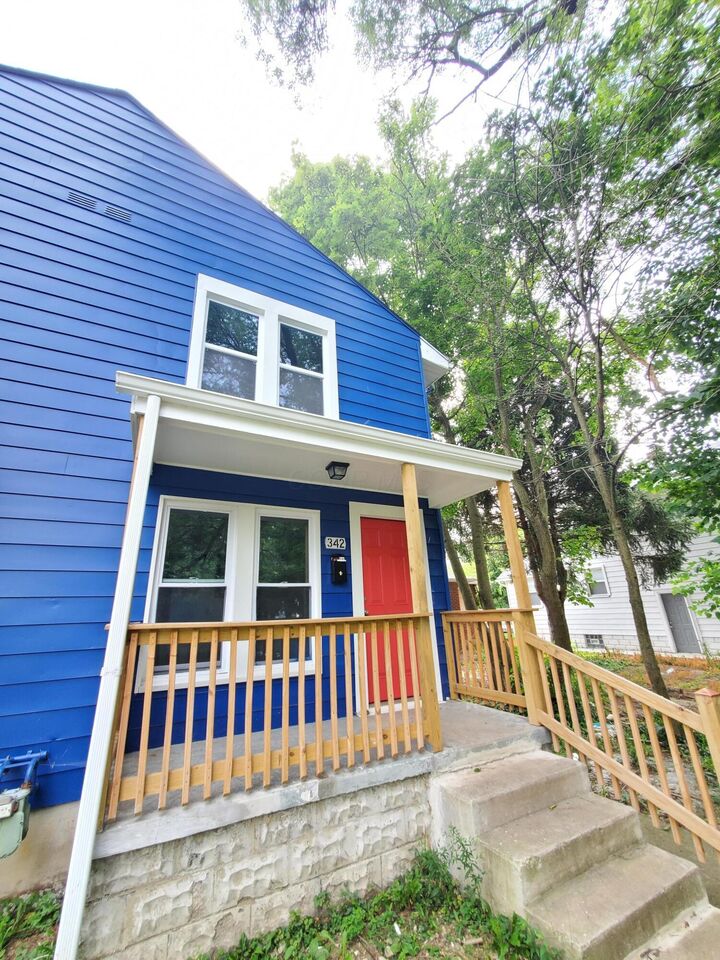 Property Photo: 340 S Wayne Avenue OH 43204