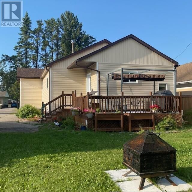 Property Photo: 305 McKenzie Ave E ON P0T 1M0