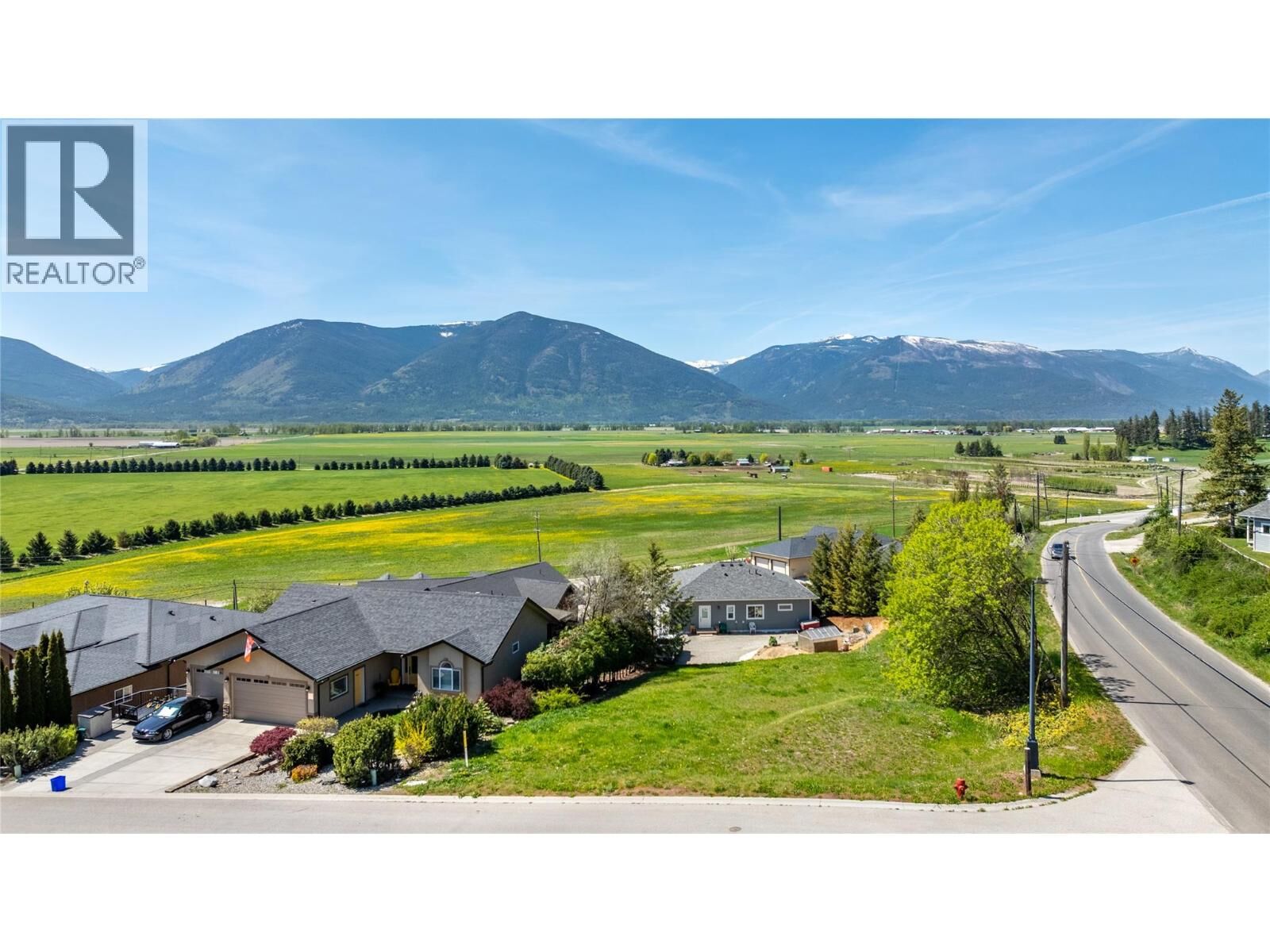 Property Photo:  1031 Selkirk Drive  BC V0B 1G3 