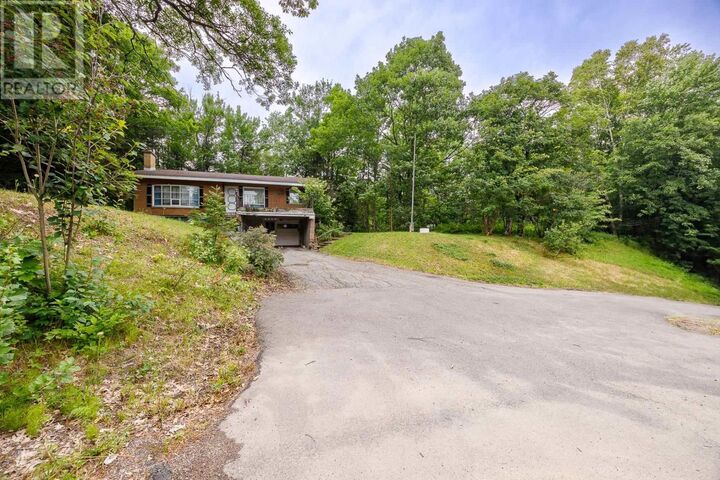 Property Photo: 1088 Third Line E ON P6A 6J8