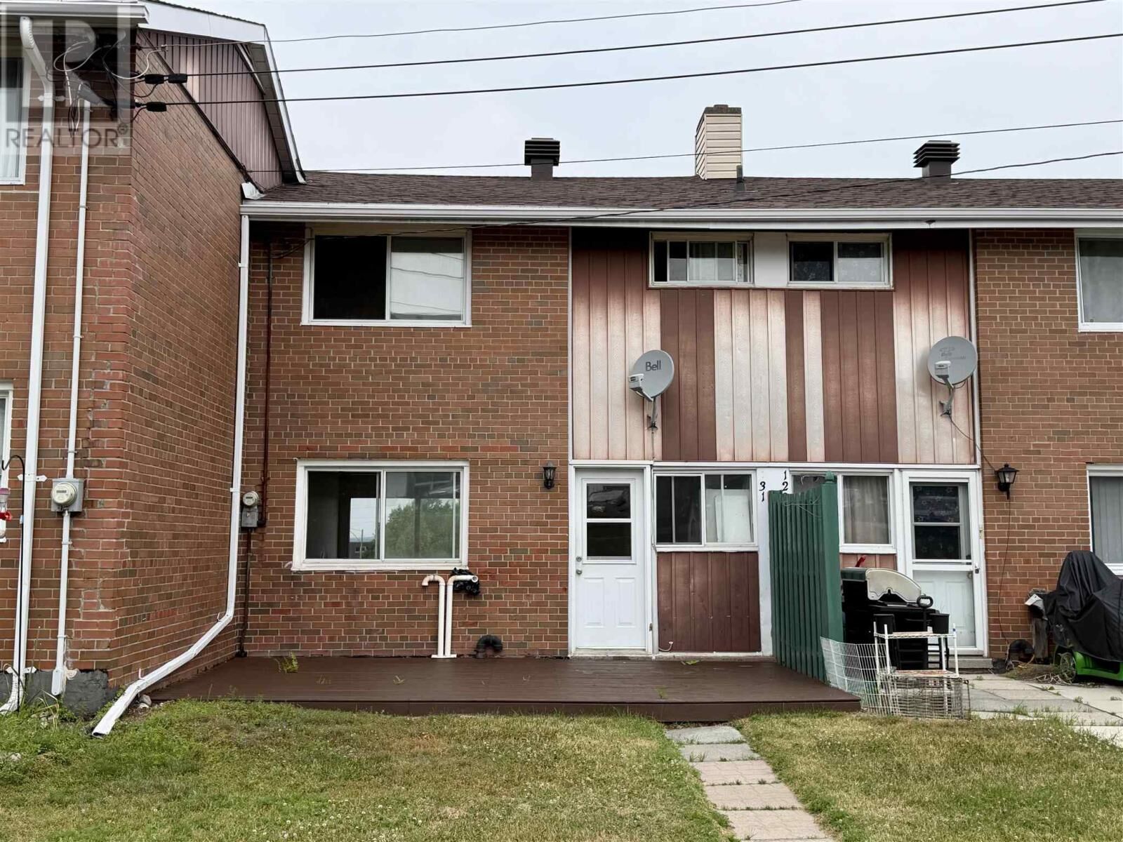 Property Photo:  131 Hillside Dr N  ON P5A 1X5 