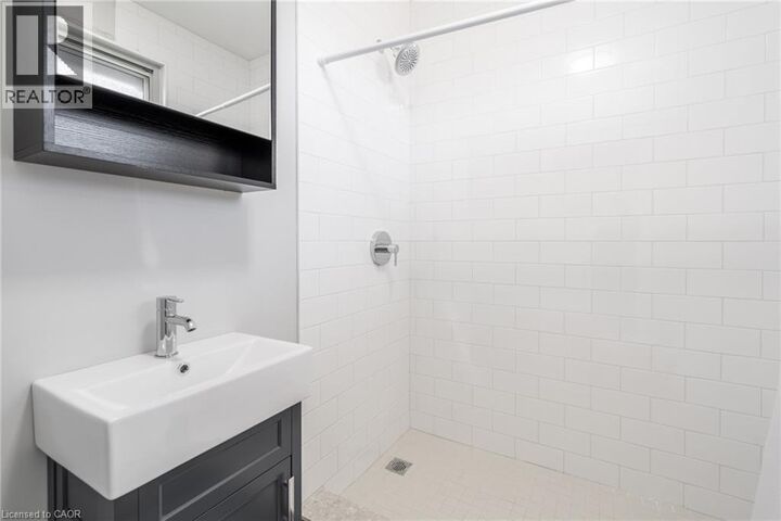 Property Photo: 81 Gibson Avenue 5 ON L8L 6J9