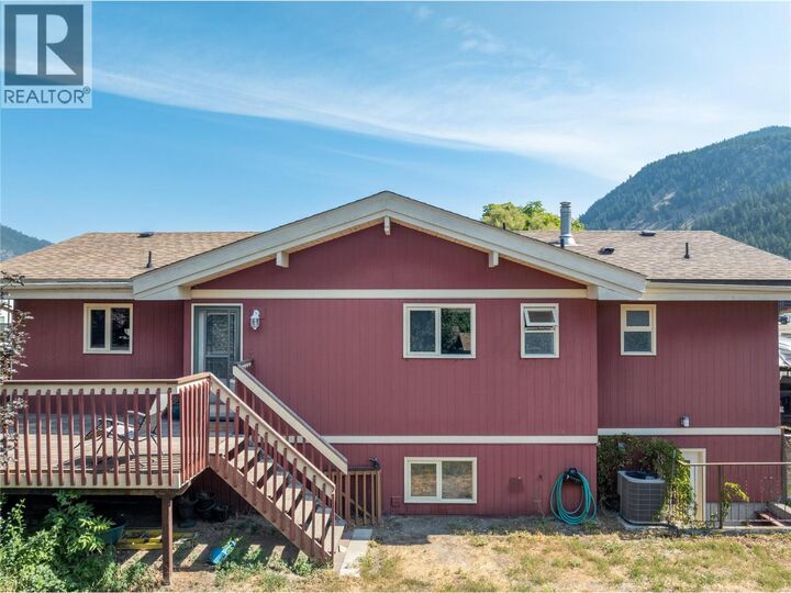 Property Photo: 304 Brooke Drive BC V0E 1M0