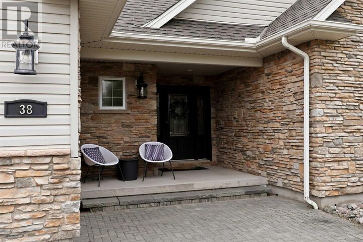 Property Photo: 38 Millstream Dr ON P6B 6L5