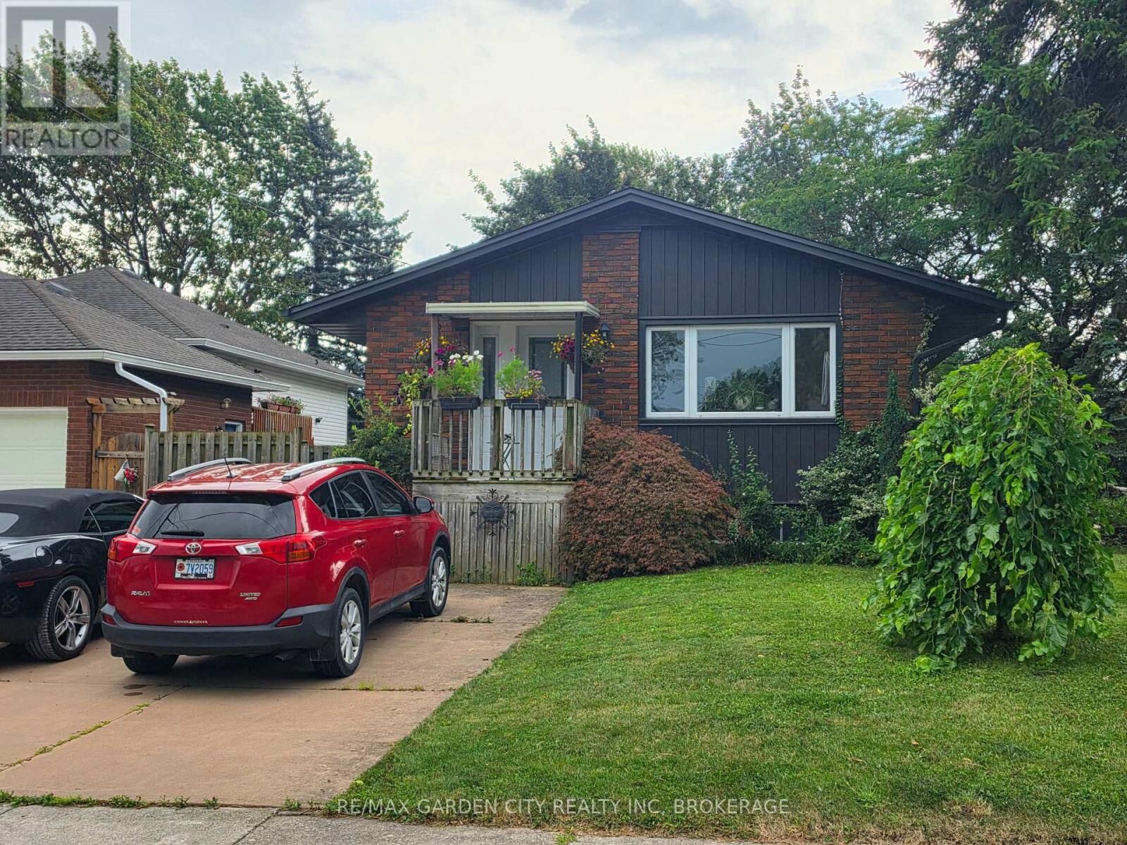 Property Photo:  49 Ursula Avenue  ON L2T 1T2 