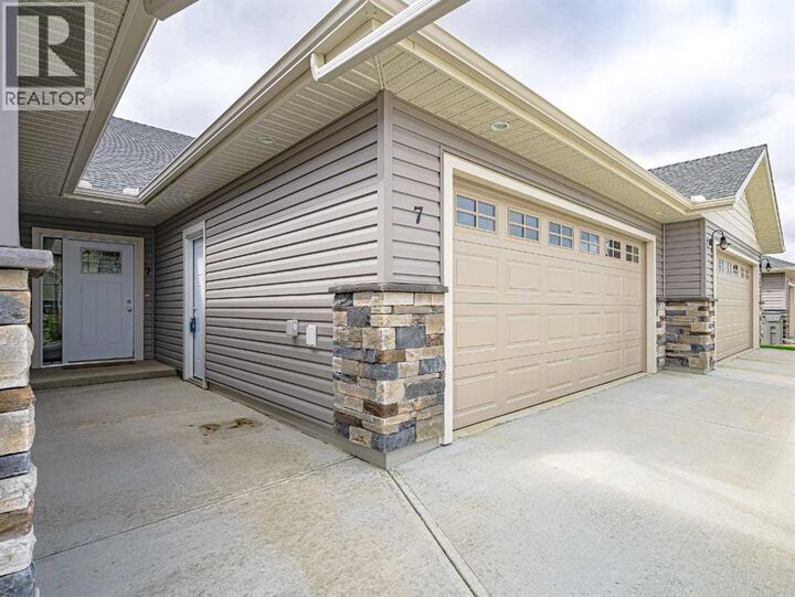 Property Photo: 4503 16 Street AB S9V 2K9