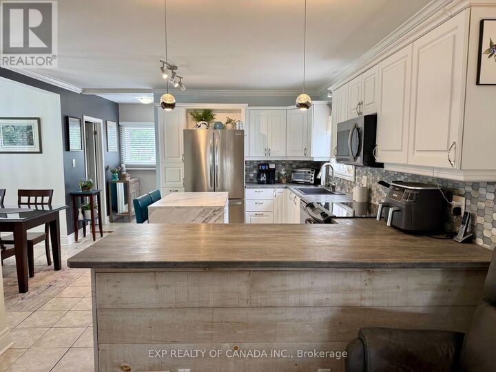Property Photo:  609 Pine Street South  ON P4N 2M2 