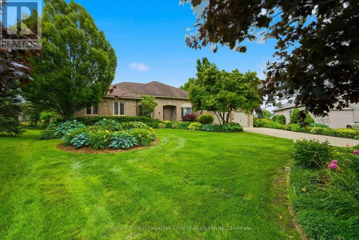 Property Photo: 64 Wynfield Lane ON N6H 5L2