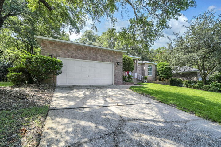 Property Photo:  1691 Parkside Circle  FL 32578 