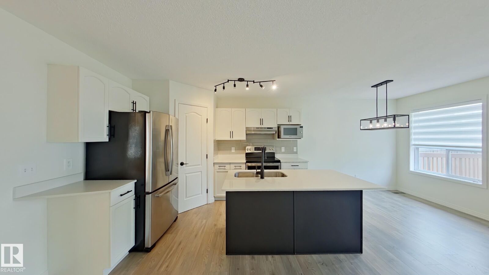 Property Photo: 524 90 Street SW AB T6X 1C1
