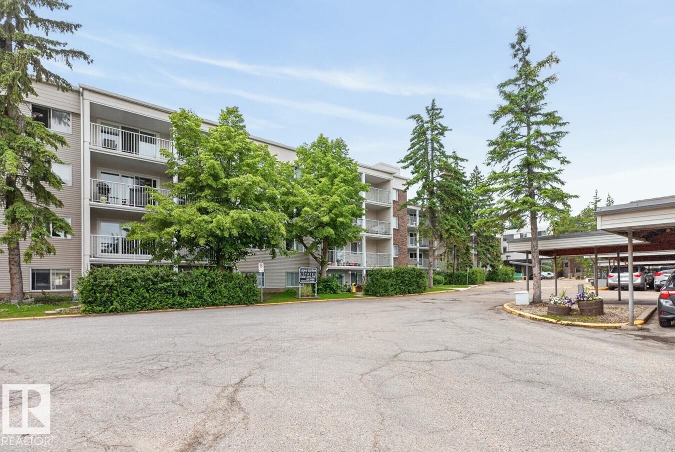 Property Photo: 4404 122 Street NW 421 AB T6J 4A9