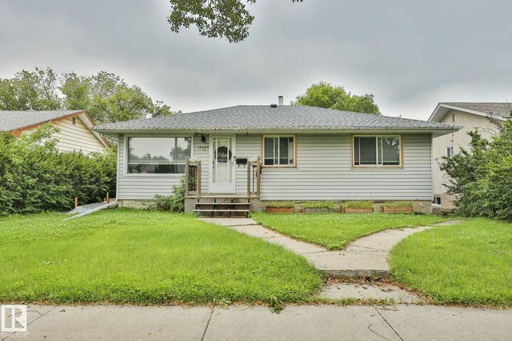 10415 163 Street NW — photo 1