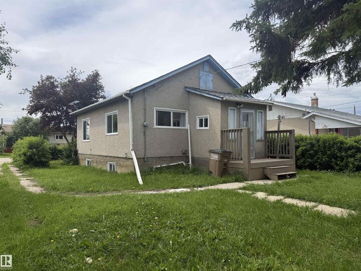 Property Photo: 5113 Fifth Street AB T0A 0M0