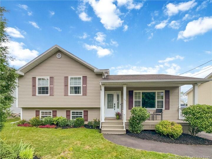 39 Lotusrow Drive — photo 1