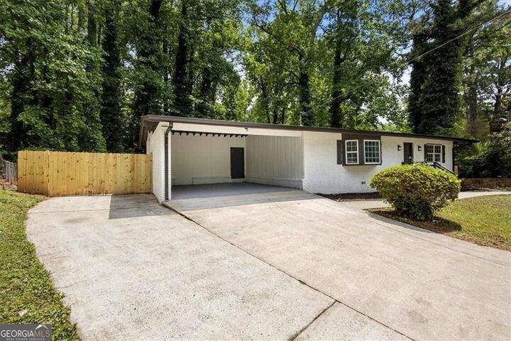 Property Photo: 4720 Shoshonee Trail GA 30349
