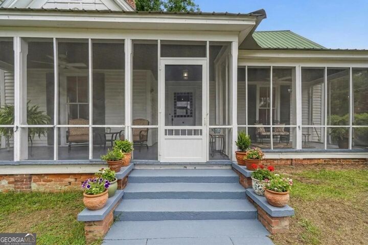 Property Photo: 4460 S Highway 15 GA 30642