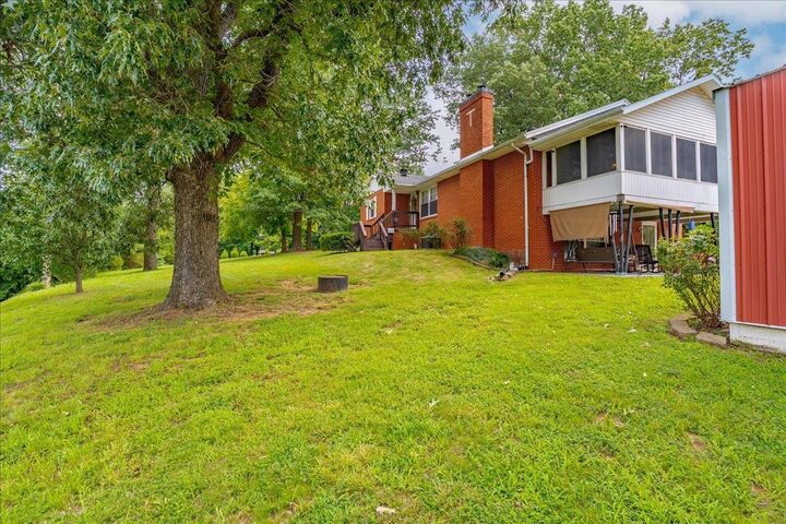 Property Photo: 906 N 2nd St KY 42330