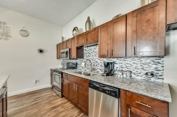 Property Photo: 8081 Marvin D Love Freeway 0602 TX 75237