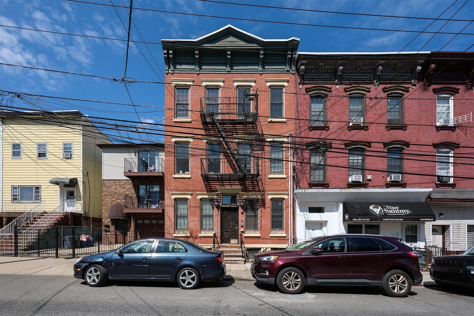 Property Photo: 96 Bowers St 2L NJ 07307