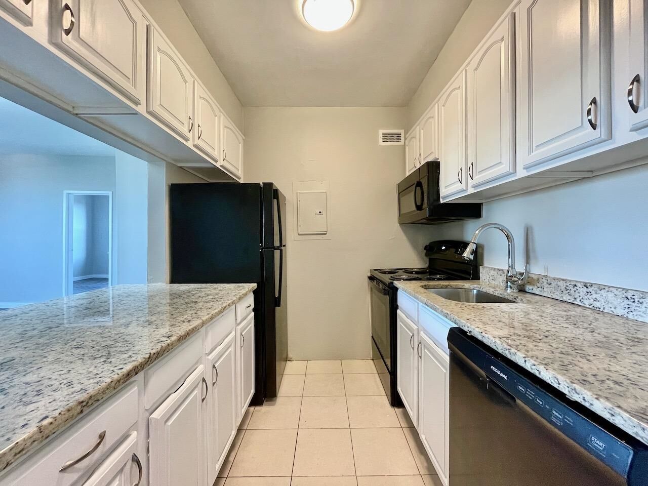 Property Photo:  43-49 Van Wagenen Ave 4B  NJ 07306 