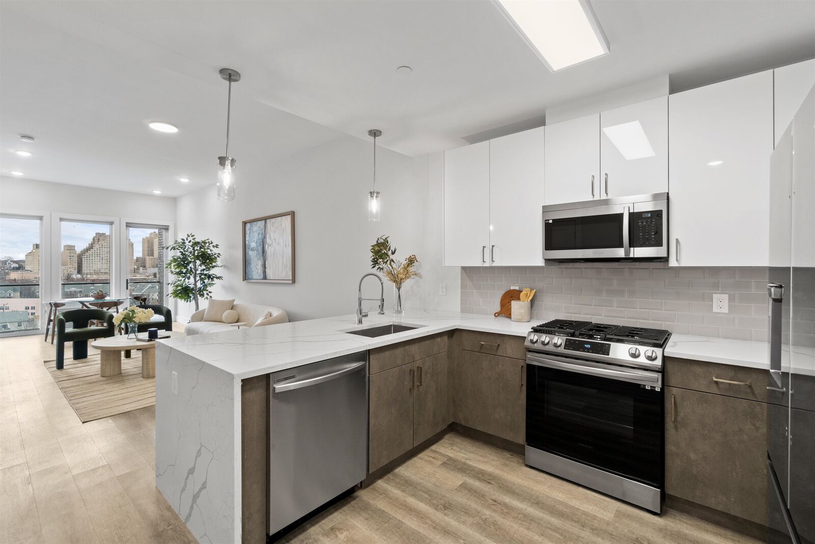 Property Photo: 412 Whiton St 202 NJ 07304