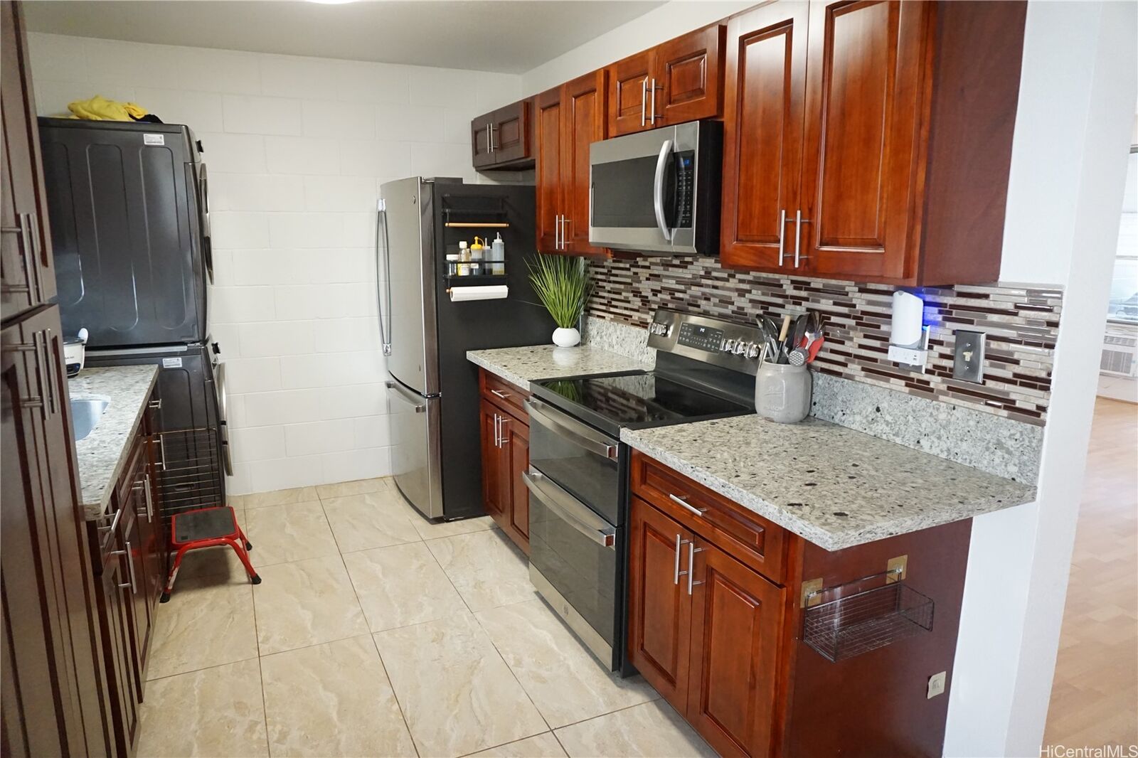 Property Photo: 91-613 Kulana Place R4 HI 96706