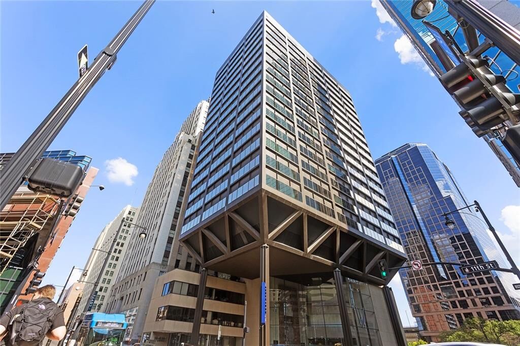 Property Photo:  1101 Walnut Street 1005  MO 64106 