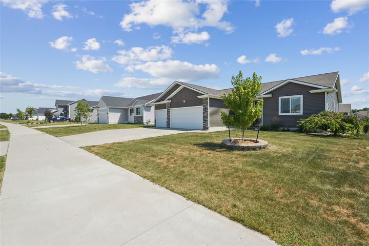 Property Photo:  1319 NW Reinhart Drive  IA 50023 