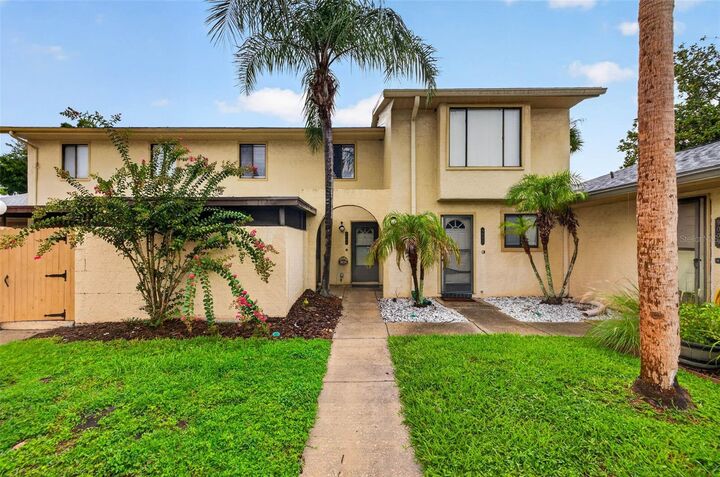 Property Photo:  9005 Pebble Creek Drive  FL 33647 
