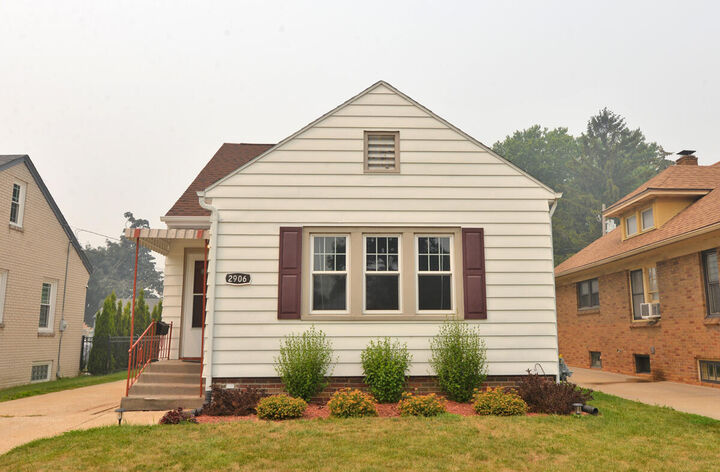 Property Photo: 2906 Green St WI 53402