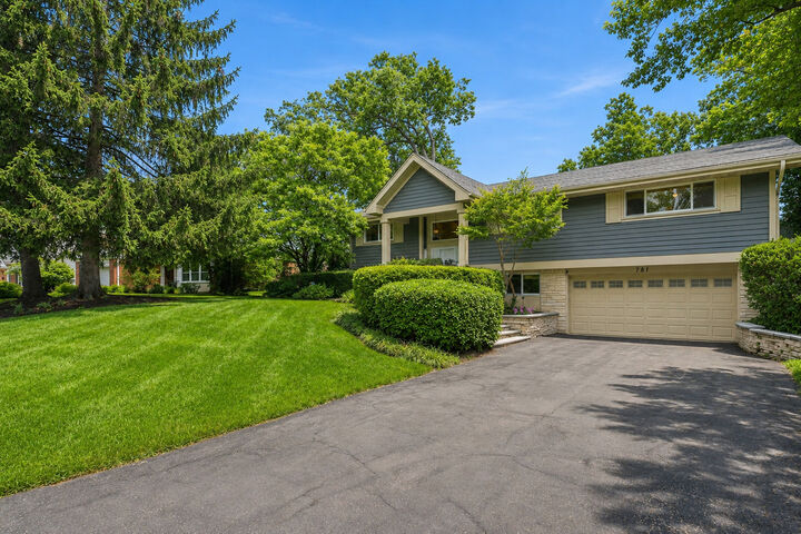 Property Photo:  781 Shag Bark Lane  IL 60015 
