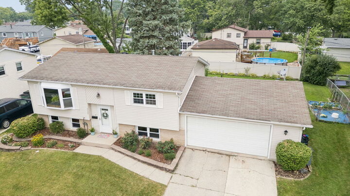 Property Photo: 5700 Victoria Drive IL 60452